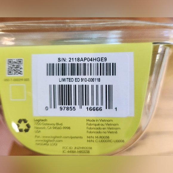 New Logitech Design Collection Limited Edition Wireless Mouse - Picture 3 of 5